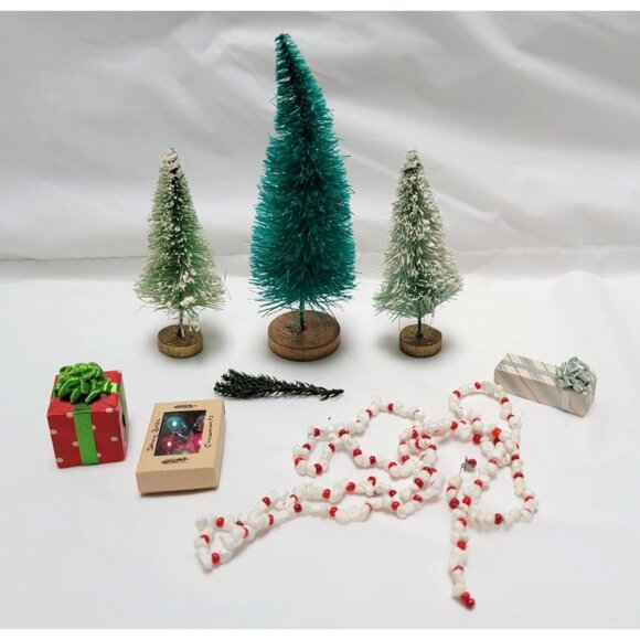 Vintage Lot of 36 Miniature Dollhouse Christmas Decor Figurines Ornaments Trees - Picture 2 of 5